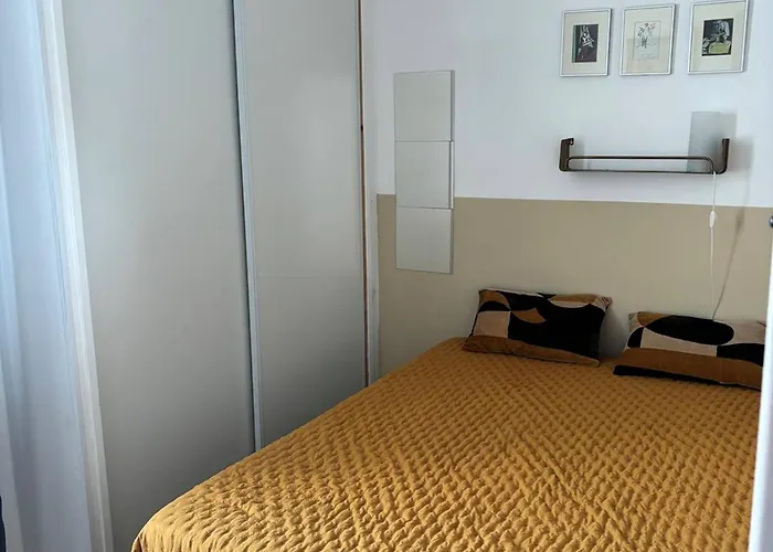 Lumineux Avec 2 Au Coeur De Merville-franceville - Fr-1-465-111 *